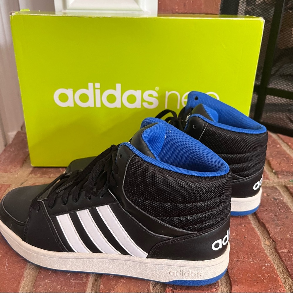 Adidas Neo Hoops Versatile MID BASKETBALL INSPIRED SNEAKERS Size 7.5 Men